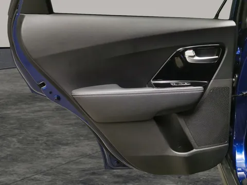 Thumbnail image for the Kia Niro 64kWh 4+