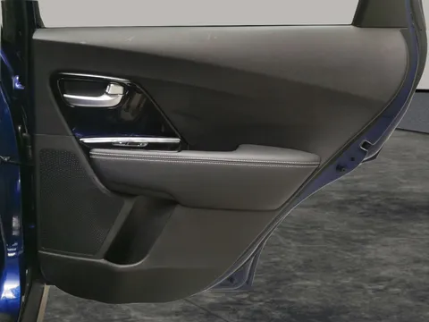 Thumbnail image for the Kia Niro 64kWh 4+