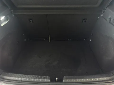 Thumbnail image for the Cupra                     Born 58kWh V2