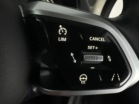 Thumbnail image for the Jaguar I-Pace 400 90kWh HSE   4WD