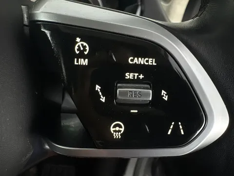 Thumbnail image for the Jaguar I-Pace 400 90kWh HSE   4WD