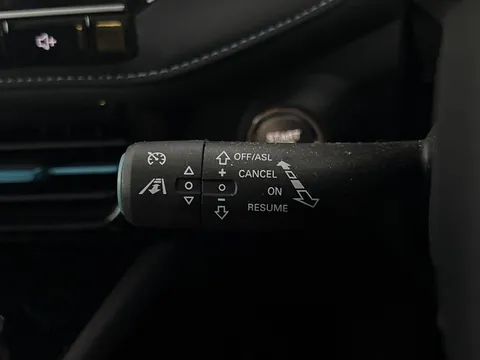 Thumbnail image for the Mg Mg5 61.1kWh SE Long Range