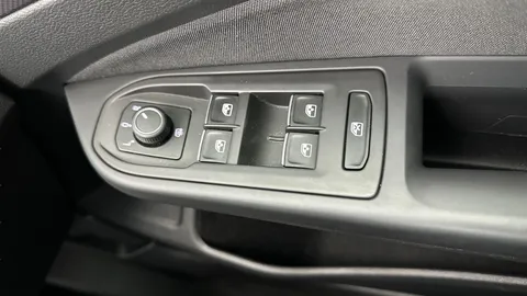 Thumbnail image for the Volkswagen Golf 1.5 TSI Active