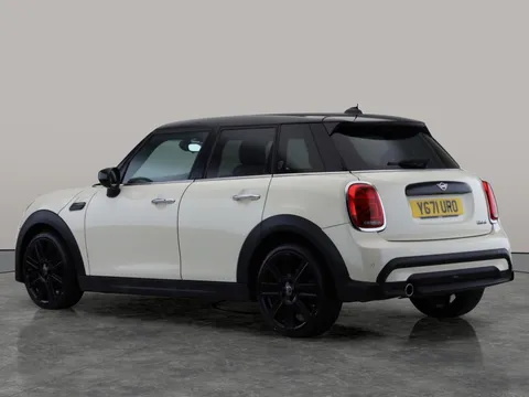 Thumbnail image for the Mini Hatch 1.5 Cooper Exclusive   Steptronic