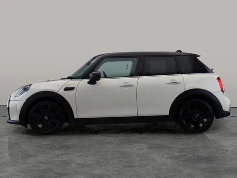 Thumbnail image for the Mini Hatch 1.5 Cooper Exclusive   Steptronic