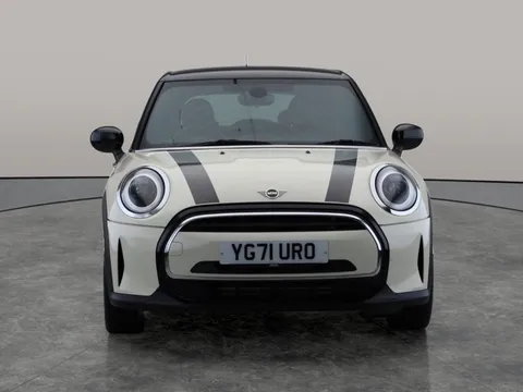 Thumbnail image for the Mini Hatch 1.5 Cooper Exclusive   Steptronic