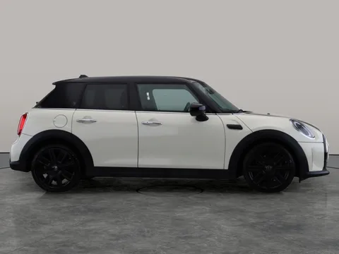 Thumbnail image for the Mini Hatch 1.5 Cooper Exclusive   Steptronic
