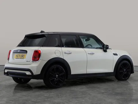 Thumbnail image for the Mini Hatch 1.5 Cooper Exclusive   Steptronic