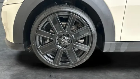 Thumbnail image for the Mini Hatch 1.5 Cooper Exclusive   Steptronic