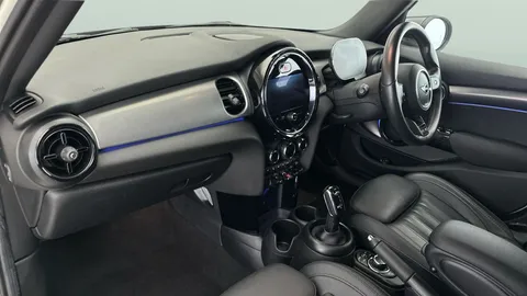 Thumbnail image for the Mini Hatch 1.5 Cooper Exclusive   Steptronic