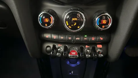 Thumbnail image for the Mini Hatch 1.5 Cooper Exclusive   Steptronic