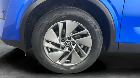 Thumbnail image for the Nissan Qashqai 1.3 DIG-T MHEV Acenta Premium