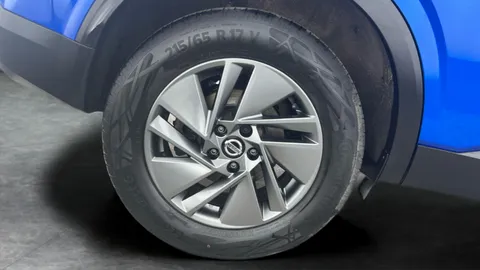 Thumbnail image for the Nissan Qashqai 1.3 DIG-T MHEV Acenta Premium