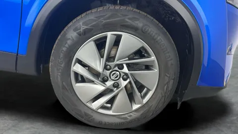 Thumbnail image for the Nissan Qashqai 1.3 DIG-T MHEV Acenta Premium