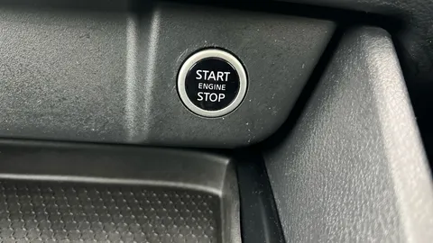 Thumbnail image for the Nissan Qashqai 1.3 DIG-T MHEV Acenta Premium