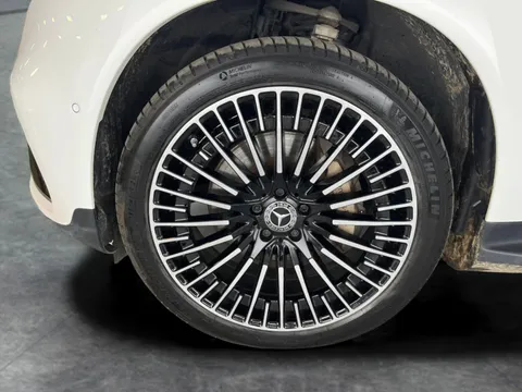Thumbnail image for the Mercedes-Benz Eqc EQC 400 80kWh AMG Line (Premium)   4MATIC