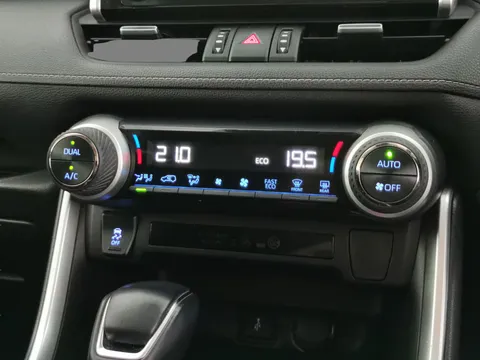 Thumbnail image for the Toyota RAV4 2.5 VVT-h GPF Design    CVT