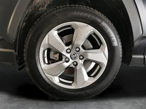 Thumbnail image for the Toyota RAV4 2.5 VVT-h GPF Design    CVT