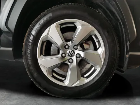 Thumbnail image for the Toyota RAV4 2.5 VVT-h GPF Design    CVT