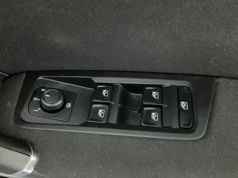 Thumbnail image for the Volkswagen Touran 1.6 TDI SE