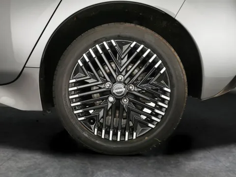 Thumbnail image for the Nissan LEAF 59kWh e+ Tekna