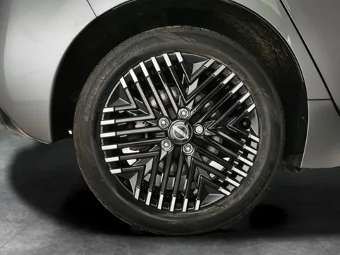 Thumbnail image for the Nissan LEAF 59kWh e+ Tekna