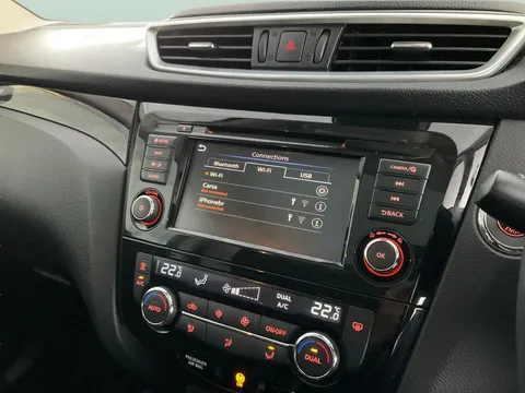 Thumbnail image for the Nissan Qashqai 1.3 DIG-T N-Connecta