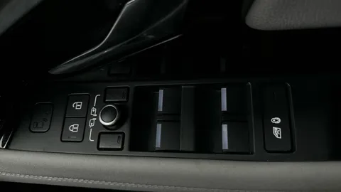 Thumbnail image for the Land Rover Range Rover Evoque 1.5 P300e 12.2kWh R-Dynamic SE   Plug-in  4WD