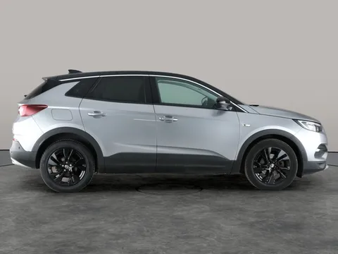 Thumbnail image for the Vauxhall Grandland X 1.2 Turbo SRi Nav