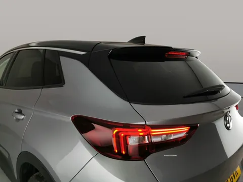 Thumbnail image for the Vauxhall Grandland X 1.2 Turbo SRi Nav