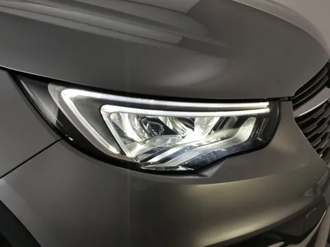 Thumbnail image for the Vauxhall Grandland X 1.2 Turbo SRi Nav