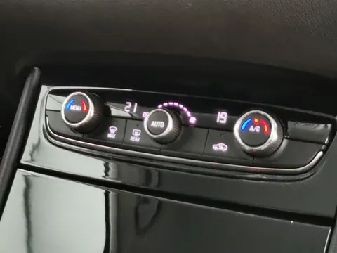 Thumbnail image for the Vauxhall Grandland X 1.2 Turbo SRi Nav