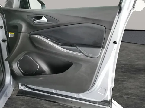 Thumbnail image for the Vauxhall Grandland X 1.2 Turbo SRi Nav