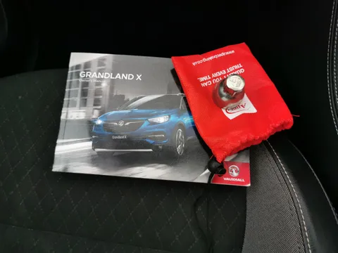 Thumbnail image for the Vauxhall Grandland X 1.2 Turbo SRi Nav