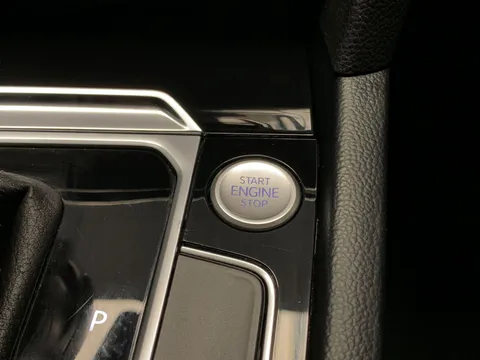 Thumbnail image for the Volkswagen Arteon 1.4 TSI 13kWh R-Line Shooting Brake  Plug-in  DSG