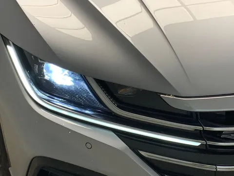 Thumbnail image for the Volkswagen Arteon 1.4 TSI 13kWh R-Line Shooting Brake  Plug-in  DSG