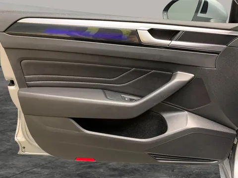 Thumbnail image for the Volkswagen Arteon 1.4 TSI 13kWh R-Line Shooting Brake  Plug-in  DSG