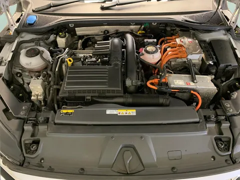 Thumbnail image for the Volkswagen Arteon 1.4 TSI 13kWh R-Line Shooting Brake  Plug-in  DSG