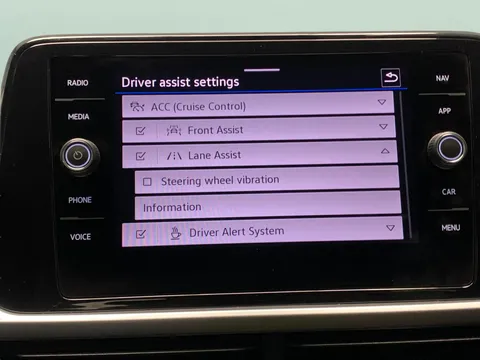 Thumbnail image for the Volkswagen T-Roc 1.5 TSI Life