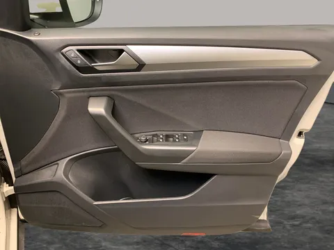 Thumbnail image for the Volkswagen T-Roc 1.5 TSI Life
