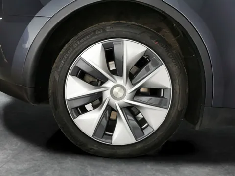 Thumbnail image for the Tesla Model Y (Dual Motor) Long Range   4WDE