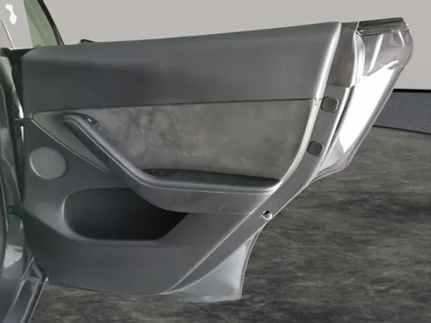 Thumbnail image for the Tesla Model Y (Dual Motor) Long Range   4WDE