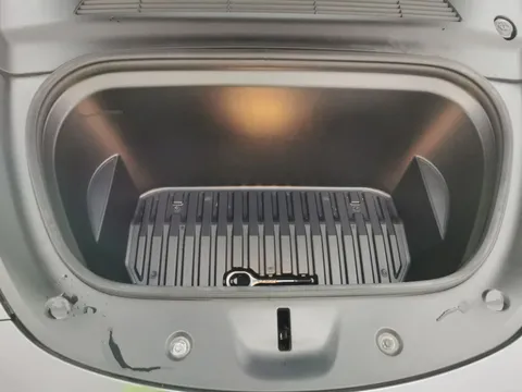 Thumbnail image for the Tesla Model Y (Dual Motor) Long Range   4WDE