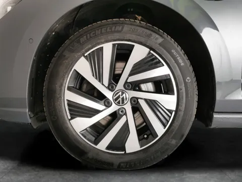 Thumbnail image for the Volkswagen Golf 1.4 TSI 13kWh Style   Plug-in  DSG