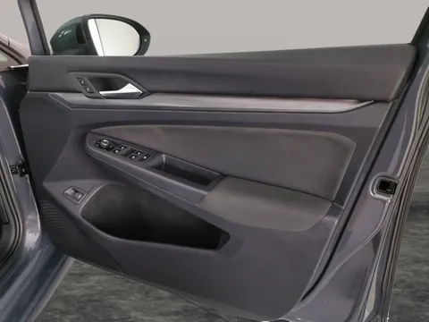 Thumbnail image for the Volkswagen Golf 1.4 TSI 13kWh Style   Plug-in  DSG