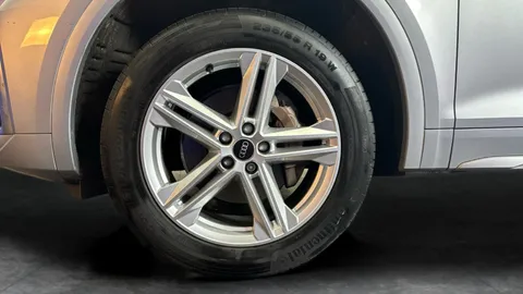 Thumbnail image for the Audi Q5 2.0 TDI 40 S line   S Tronic quattro