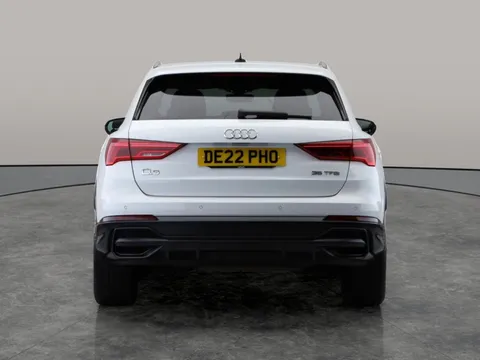 Thumbnail image for the Audi Q3 1.5 TFSI CoD 35 Black Edition