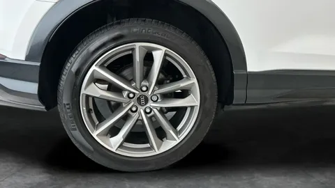 Thumbnail image for the Audi Q3 1.5 TFSI CoD 35 Black Edition