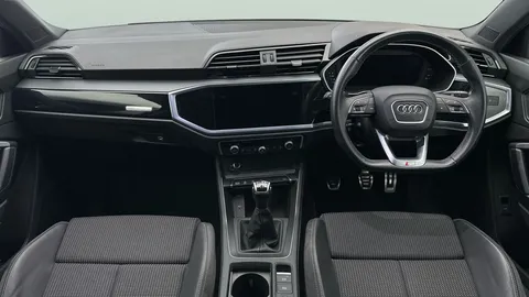 Thumbnail image for the Audi Q3 1.5 TFSI CoD 35 Black Edition