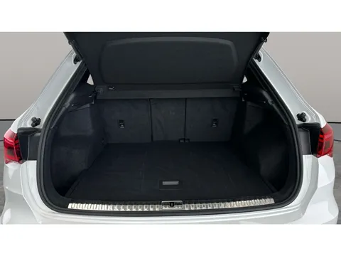 Thumbnail image for the Audi Q3 1.5 TFSI CoD 35 Black Edition